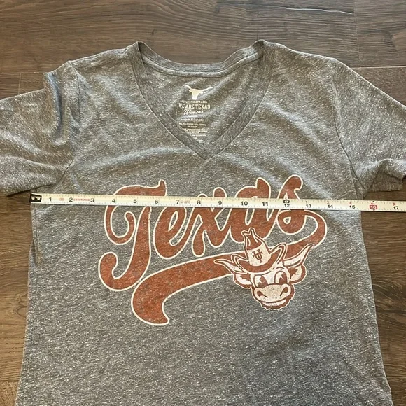 University of Texas Authentic Apparel Gray V-Neck Short Sleeve Tee, Size Medium - Picture 3 of 6